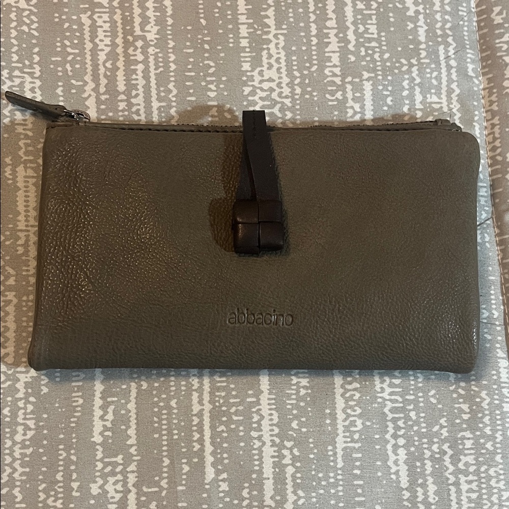 Abbacino Leather Snap Front Wallet